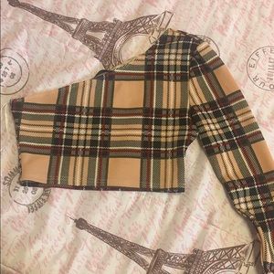One long sleeve Crop top